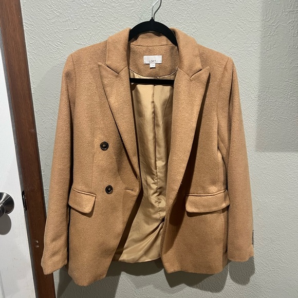 LOFT Camel Wool-Blend Coat Size 6 EUC Chic Going Out or Office - Picture 2 of 4